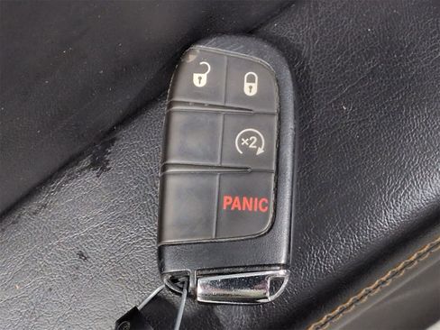 Certified 2021 Jeep Compass Limited image 34