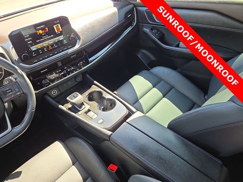 Used 2023 Nissan Rogue SL w/ SL Premium Package image 12