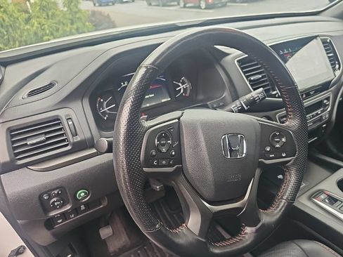 Used 2024 Honda Passport TrailSport image 12