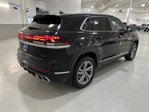 Certified 2024 Volkswagen Atlas Cross Sport SEL R-Line image 9