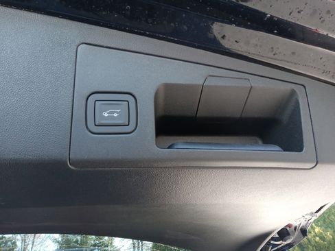 New 2026 Cadillac XT5 Premium Luxury w/ LPO, ONYX Package image 27