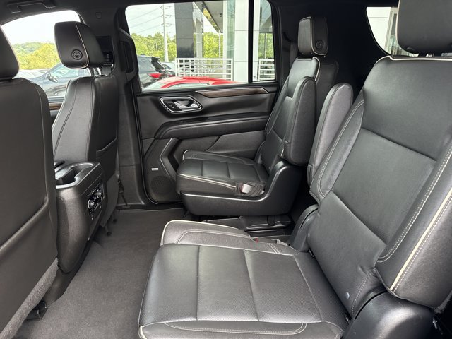 Used 2023 Chevrolet Suburban Premier AWD/4WD image 5