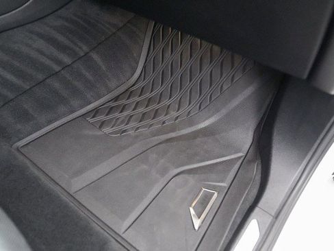 Used 2022 BMW X6 M50i image 22