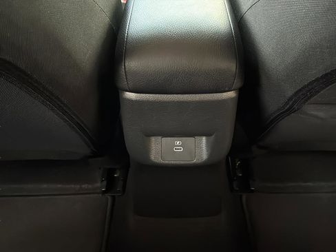 Used 2025 Nissan Versa SV FWD image 17