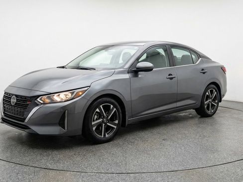 Used 2025 Nissan Sentra SV FWD image 3