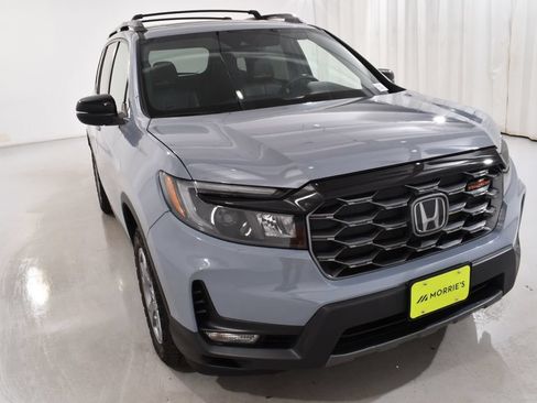 Used 2025 Honda Passport TrailSport image 4