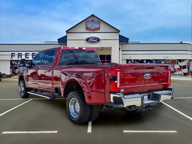 Used 2025 Ford F350 Lariat AWD/4WD image 3