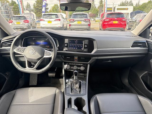 Used 2024 Volkswagen Jetta SE FWD image 11