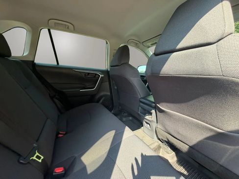 Used 2021 Toyota RAV4 LE FWD image 20