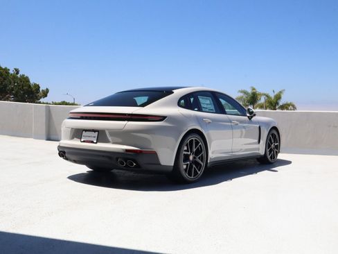 New 2026 Porsche Panamera image 9
