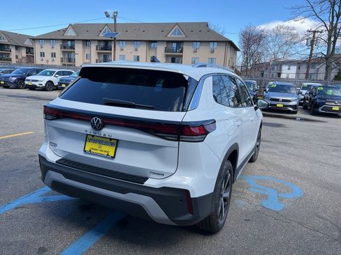 New 2026 Volkswagen Tiguan SE AWD/4WD image 12