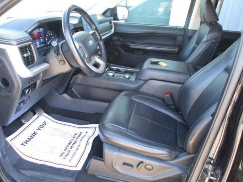 Used 2024 Ford Expedition Max XLT image 11