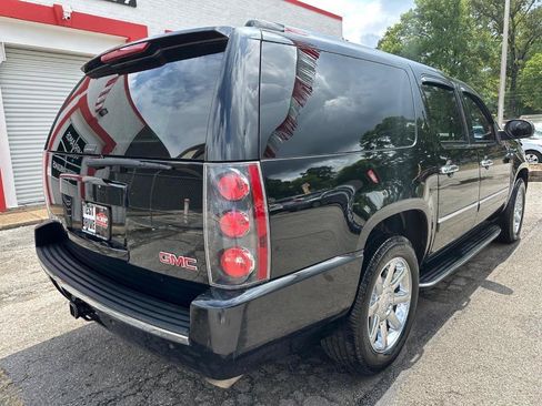 Used 2013 GMC Yukon XL Denali RWD image 4