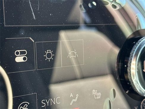 New 2025 GMC Acadia Elevation image 17