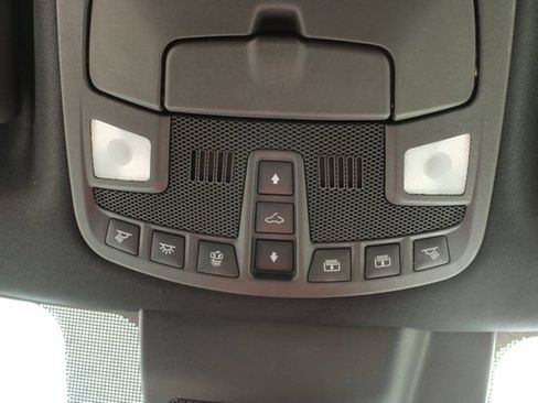 Used 2018 Ford Expedition XLT w/ Equipment Group 202A AWD/4WD image 24