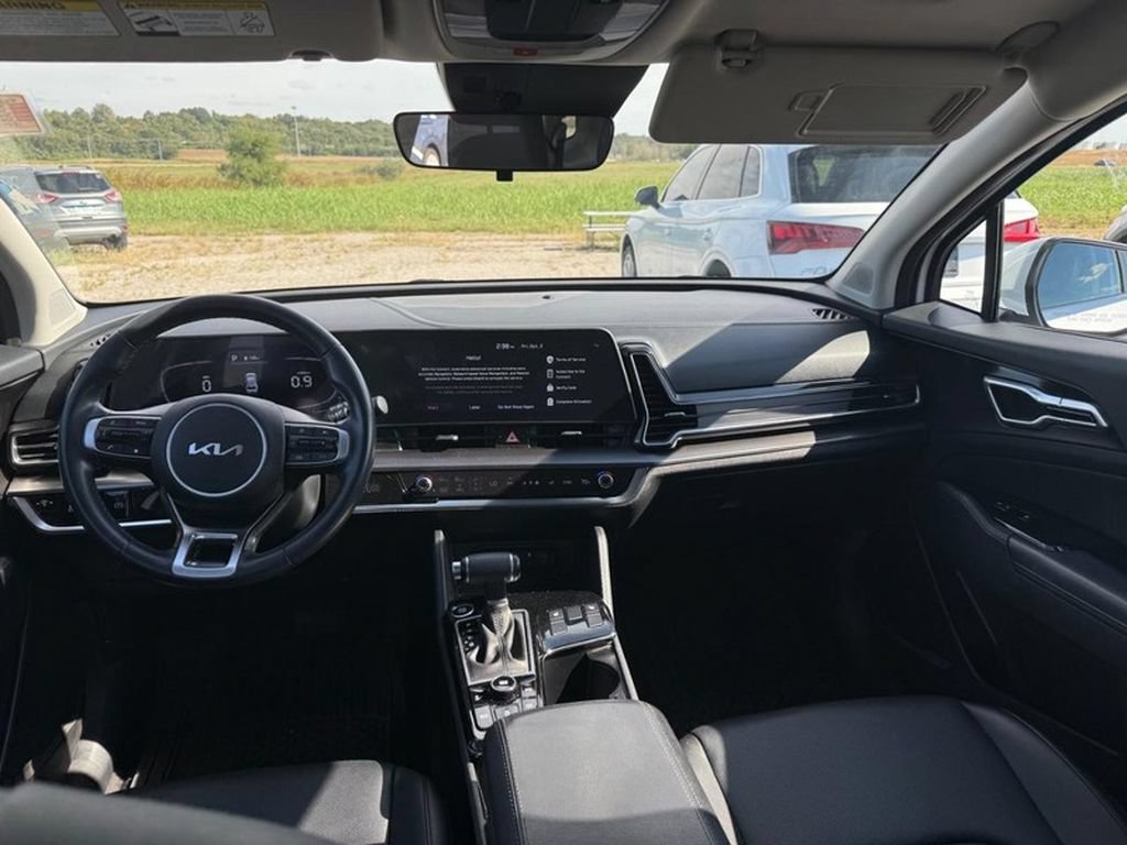 Used 2024 Kia Sportage EX FWD image 8