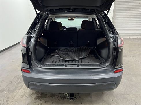 Used 2020 Jeep Cherokee Latitude w/ Cold Weather Group image 14