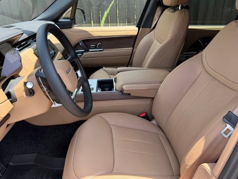 New 2026 Land Rover Range Rover Long Wheelbase SE AWD/4WD image 10