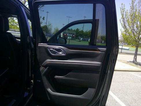 Used 2021 Chevrolet Suburban Premier w/ Premium Package AWD/4WD image 44