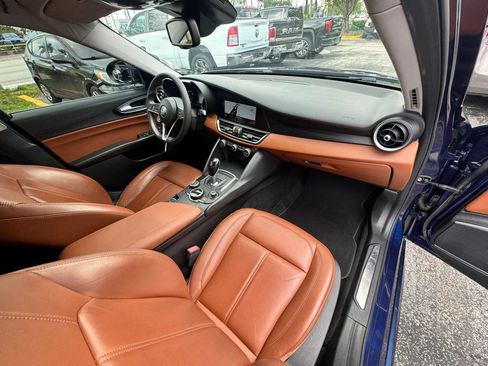 Used 2018 Alfa Romeo Giulia AWD image 26