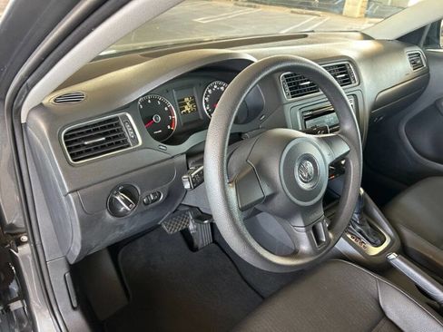 Used 2012 Volkswagen Jetta SE image 18