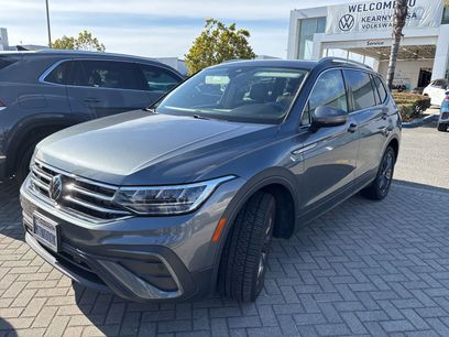 Used 2023 Volkswagen Tiguan SE w/ Panoramic Sunroof Package