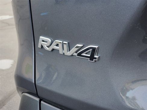 Used 2021 Toyota RAV4 XLE image 34