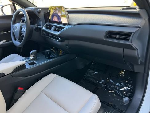 New 2026 Lexus UX 300h FWD image 40