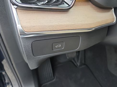 New 2026 Volvo XC90 B6 Plus w/ Protection Package Premier image 12