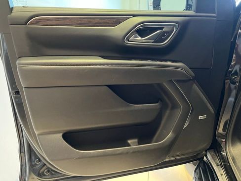 Used 2022 Chevrolet Tahoe Premier w/ Premium Package image 17