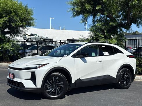 New 2026 Toyota C-HR AWD/4WD image 2