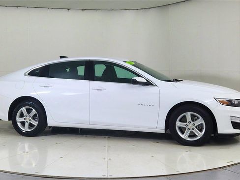 Used 2024 Chevrolet Malibu LS w/ Driver Confidence Package image 8