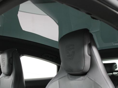 Used 2023 Porsche Taycan RWD image 8