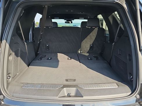 Used 2025 Chevrolet Tahoe Z71 AWD/4WD image 29