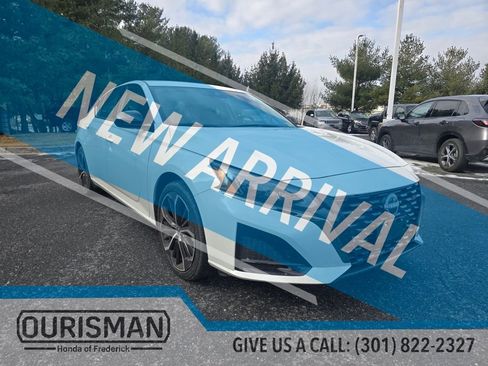 Used 2024 Nissan Altima 2.5 SR image 2