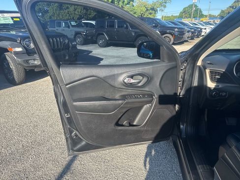 Used 2015 Jeep Cherokee Limited image 5