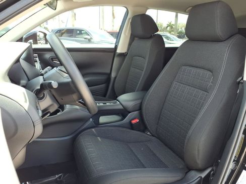 Used 2025 Honda HR-V LX image 4