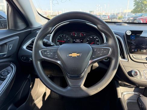 Used 2025 Chevrolet Malibu LT FWD image 10