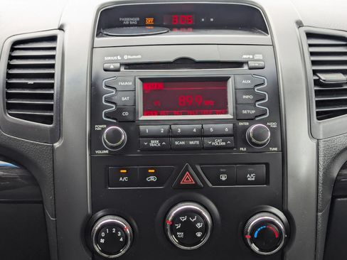 Used 2011 Kia Sorento LX w/ Convenience Pkg AWD/4WD image 17