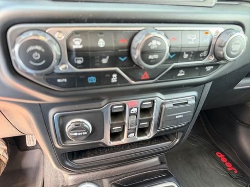 Used 2023 Jeep Wrangler Unlimited Sahara w/ Cold Weather Group AWD/4WD image 26