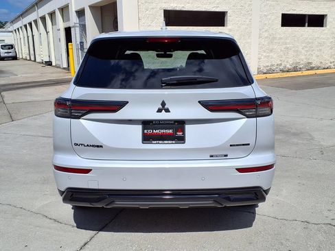 Used 2026 Mitsubishi Outlander LE FWD image 4