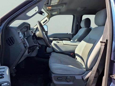 Used 2016 Ford F250 XLT w/ XLT Premium Package AWD/4WD image 11