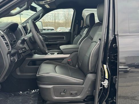 New 2026 RAM 2500 Laramie AWD/4WD image 13