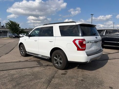 Used 2019 Ford Expedition XLT w/ Equipment Group 202A AWD/4WD image 5