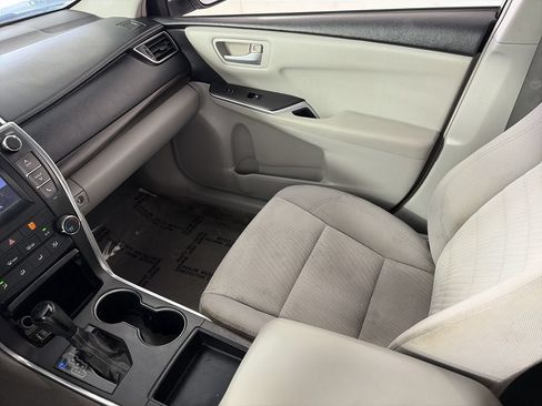 Used 2015 Toyota Camry LE FWD image 21