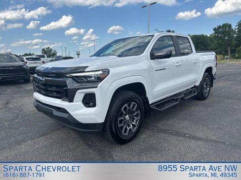 Used 2023 Chevrolet Colorado LT w/ LT Convenience Package III AWD/4WD image 7