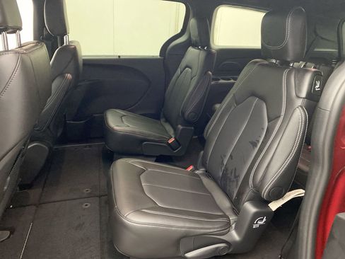 New 2026 Chrysler Pacifica Select w/ S Appearance Package image 21