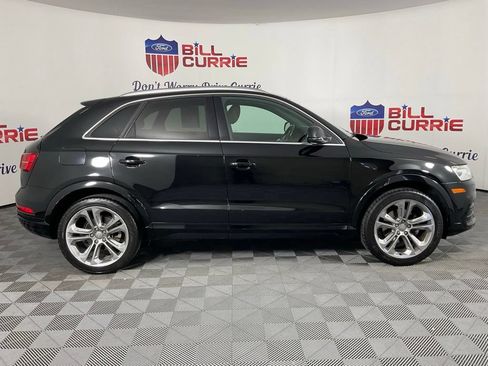 Used 2017 Audi Q3 2.0T Premium Plus w/ Premium Plus Package FWD image 2