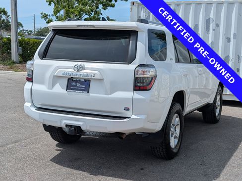Used 2022 Toyota 4Runner SR5 Premium w/ Moonroof Package AWD/4WD image 4