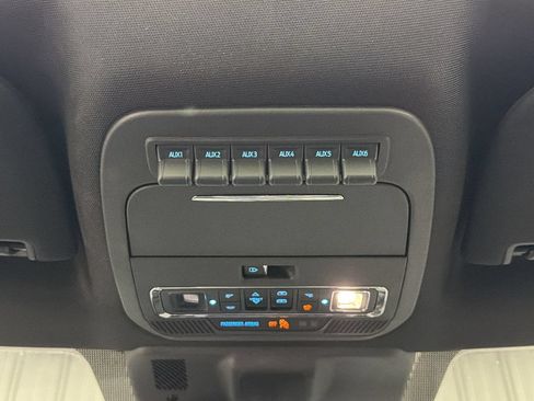 Used 2026 Ford F450 Platinum w/ FX4 Off-Road Package AWD/4WD image 45